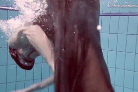 Underwater girl Liza Rachinska swims naked