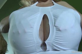 Big Breasts in HD