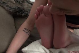 Foot Stalker - Lesbian feet worship