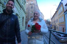 HUNT4K. Man with flowers should watch how hunter bangs his girl