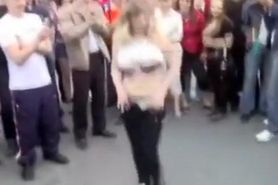 Curvy chick fondled as she dances in public