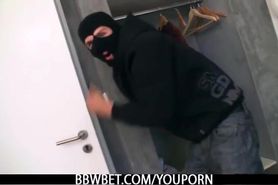 He breaks into house and bangs BBW