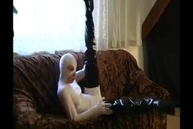 Blonde spandexbabe at home (clip)