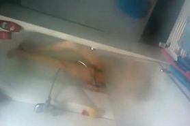 Spying my cousin naked in a bath tub