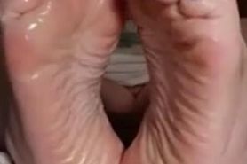 Oily wrinkle soles