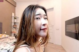 Asian camgirl with great deepthroat skills
