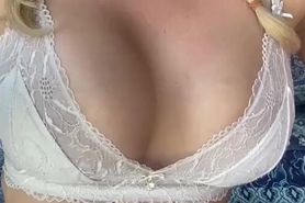 Horny Big Boobs Blonde Want To Squirt