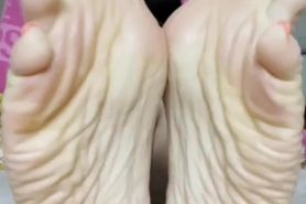 Bomb toes