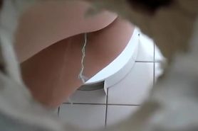 Watching a hot butt through a toilet hole