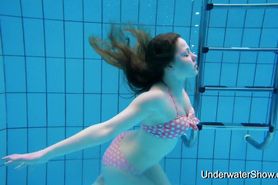Hot bubble butt teen Simonna underwater