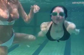 Underwater lesbians Irina Barna and Anna Feher