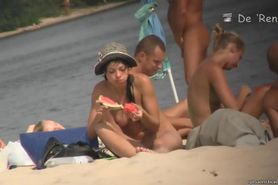 Sexy, all natural babes and their boyfriends at the nudist beach