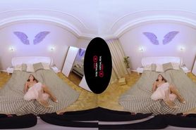 Glamour Creampie in VR Porn
