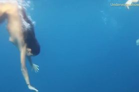 Underwater erotic nude show with 2 hot lesbians