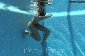 Swimming pool pornstar girl Tiffany Tatum