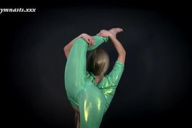 Girl Nebaskowa Shows Nude Gymnastics
