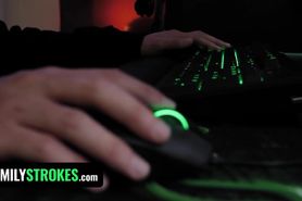 Family Strokes - Horny Teen Twerks Her Ass As She Rides His Gamer Stepbro Dick In His Gamer Chair