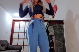 Lola mello farting in the jeans