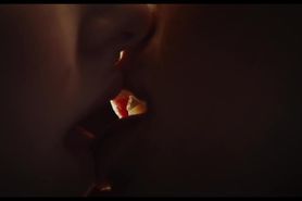 Megan Fox and Amanda Seyfried – Lesbian Kiss 4K
