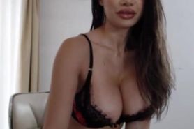 Hot Cam Girls With Huge Boobs