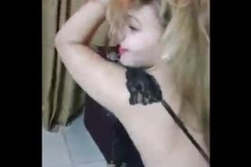 Beautiful Algerian moves her big ass to turn me on
