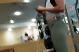 Hot ass and legs workout in the gym
