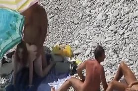 Beach voyeur records this amazing video