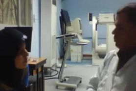 Arab hijab girl showing her naked big ass to the doctor