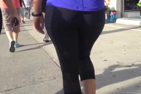 Yoga pants- Thick athletic ass girl
