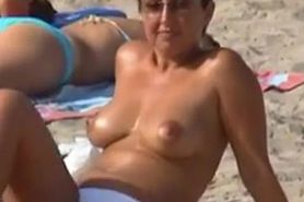 Girl In Topless At The Beach 4