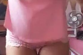 Hot girl shaking her amazing ass just for u 4