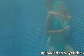 720p 20yr old in swimming pool