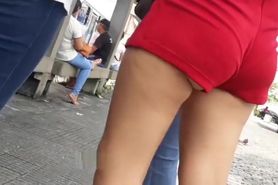 gostosa socadinha de vermelho