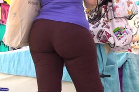 spanish mature booty in tights