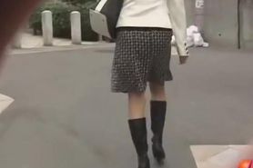 Business lady with no panties sharked while going to work