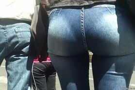 buttocks in social standing