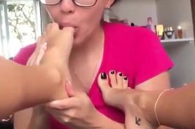 College girl loves feet