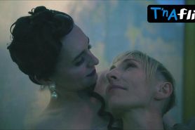 Mickey Sumner Lesbian Scene  in Snowpiercer