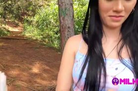 Yenifer CHP â€“ Chica hermosa tiene sexo en el bosque con un desconocido