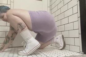 public bathroom phat ass