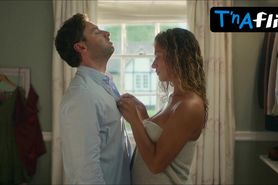 Manon Azem Sexy Scene  in Fifteen-Love