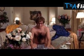 Elizabeth Hurley Sexy Scene  in Austin Powers: International Man Of Mystery