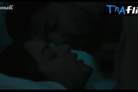 Odeya Rush Sexy Scene  in Cha Cha Real Smooth