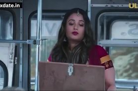 DESI BHABHI KO BUS PELA - Ko Ko