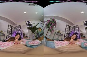 Xxlayna Marie - The Real Babysitting VR