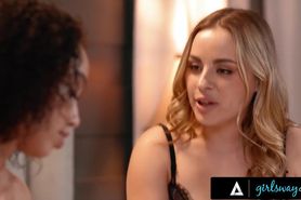 Girlsway - Skinny Roommates Alexis Tae &Amp; Anna Claire Clouds'S Naughty Selfie Session Gets Steamy