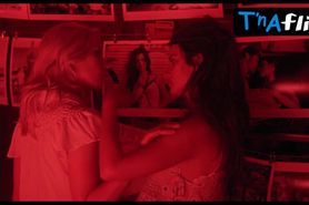 Scarlett Johansson Lesbian Scene  in Vicky Cristina Barcelona