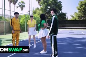 Tennis Game With Slut Stepmoms Leads To Foursome Fuckfest Orgy - Kenzie Taylor & Mona Azar - MomSwap