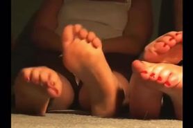 3 Girls like to play footsie