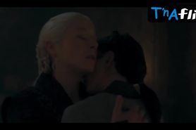 Emma D'Arcy Lesbian Scene  in House Of The Dragon